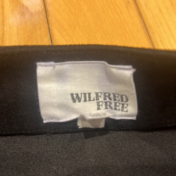 Aritzia Wilfred black suede mini skirt size xs! - Picture 2 of 4